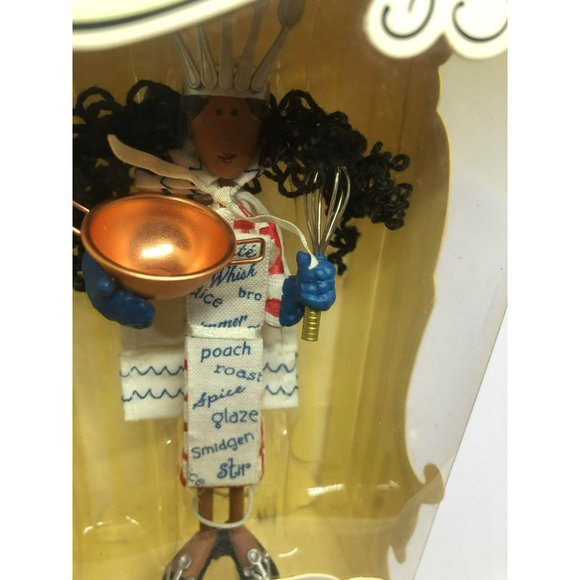 Hallmark Christmas ornament Queen of cuisine, 2004, New In Box - Picture 4 of 7